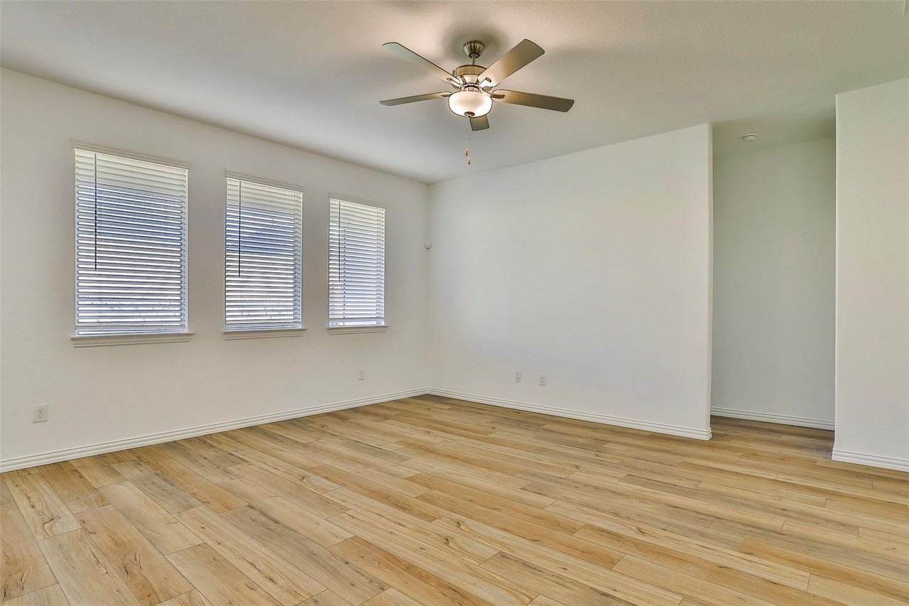 932 Dustwood Dr - Photo 5 of 27