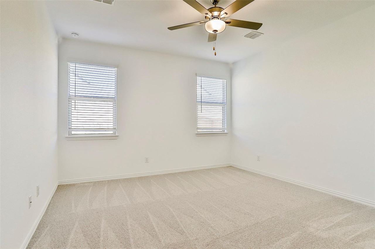 932 Dustwood Dr - Photo 7 of 27