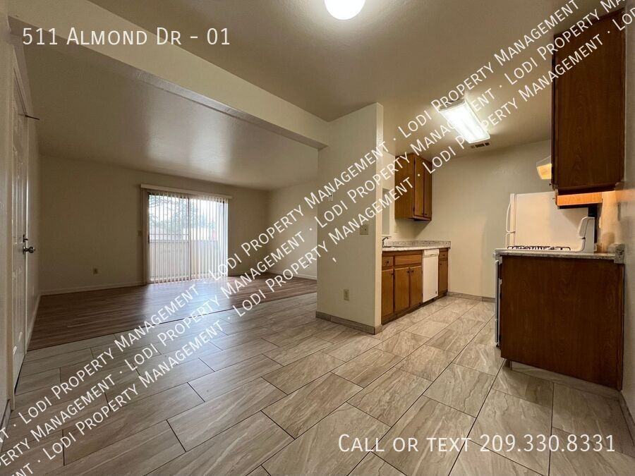 511 Almond Dr #01 - Photo 5 of 29