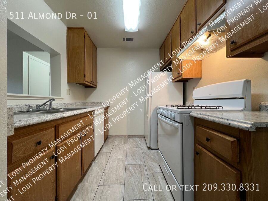 511 Almond Dr #01 - Photo 6 of 29