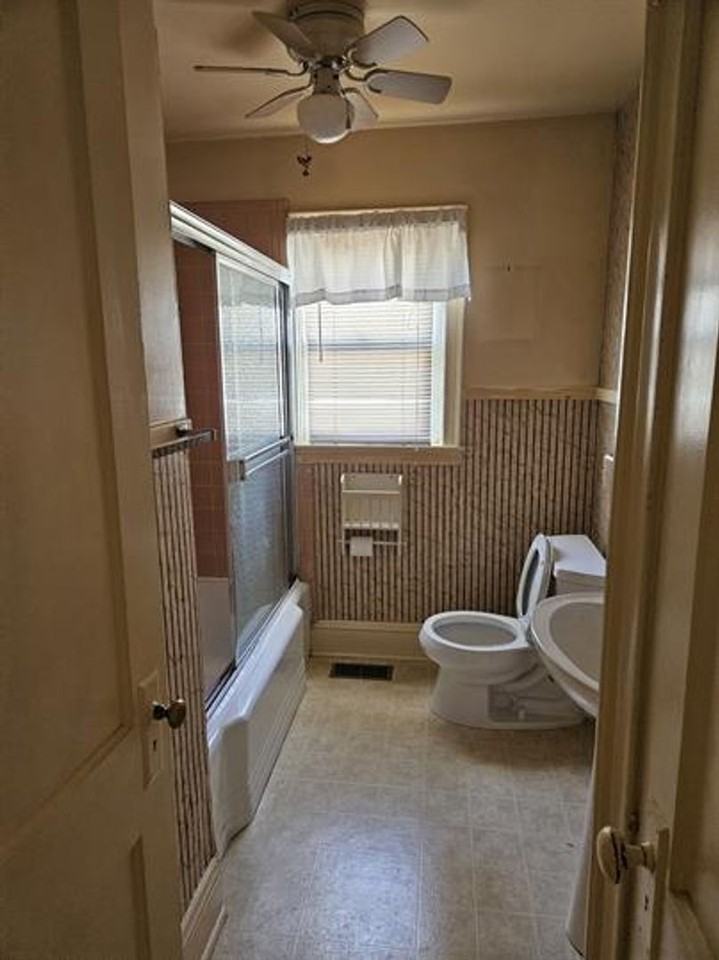 1213 Maryland Ave - Photo 5 of 11