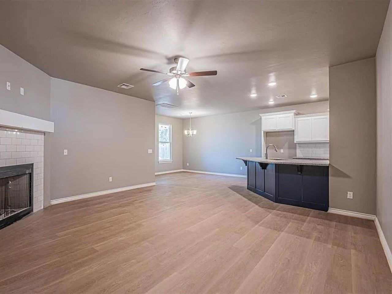 124 Cedar St - Photo 5 of 23