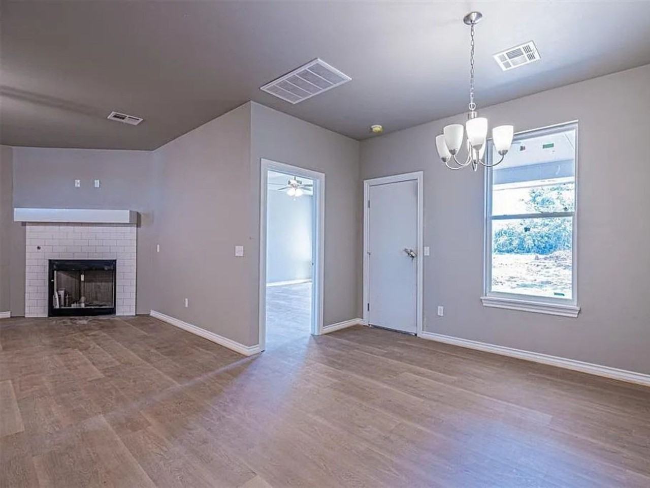 124 Cedar St - Photo 7 of 23