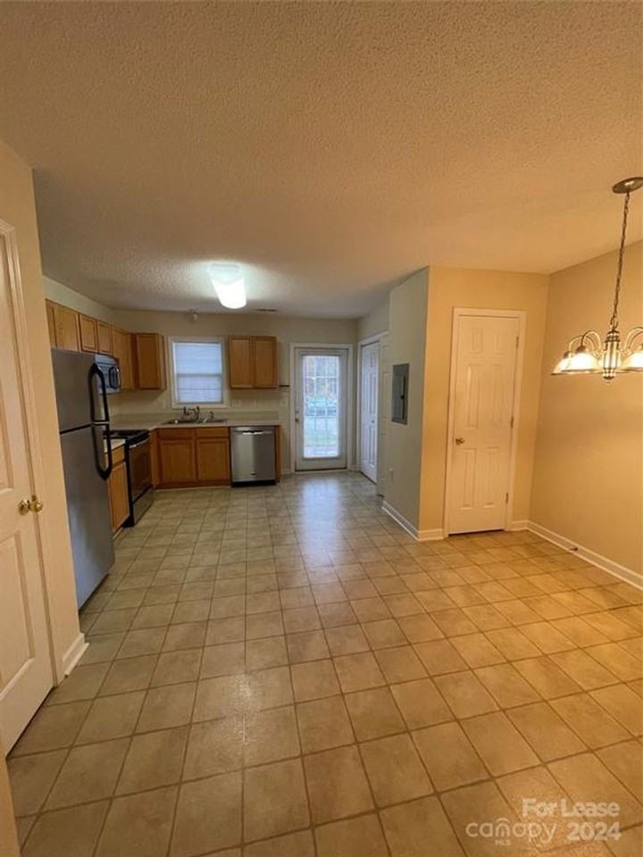 1609 Oak Leaf Dr Nw - Photo 6 of 30