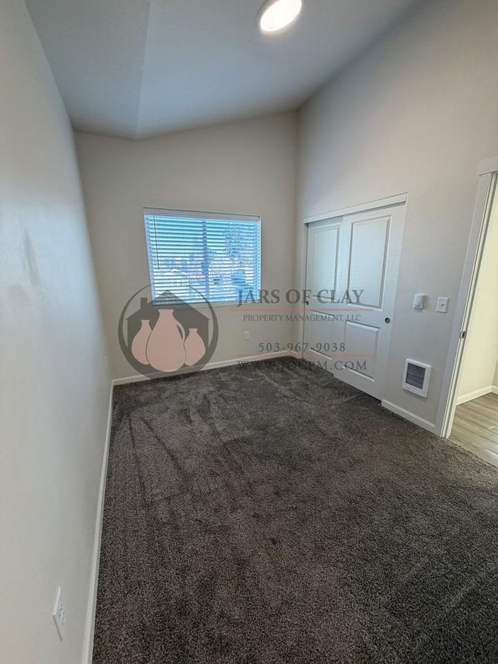 Plymouth Apartments - Photo 4 of 20