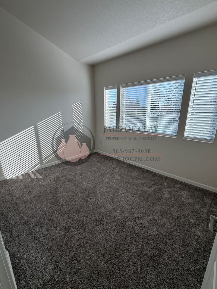 Plymouth Apartments - Photo 6 of 20