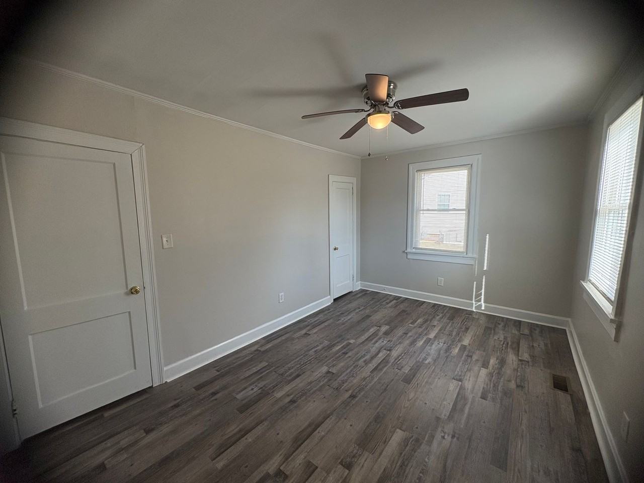 2212 Grace Ave - Photo 6 of 8