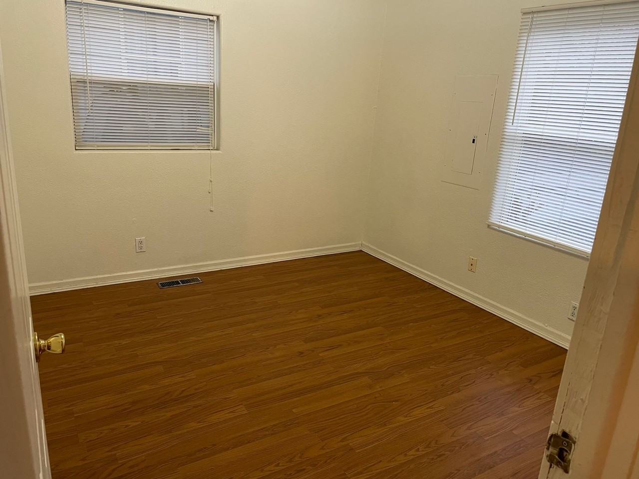 616 S Washington St - Photo 6 of 16