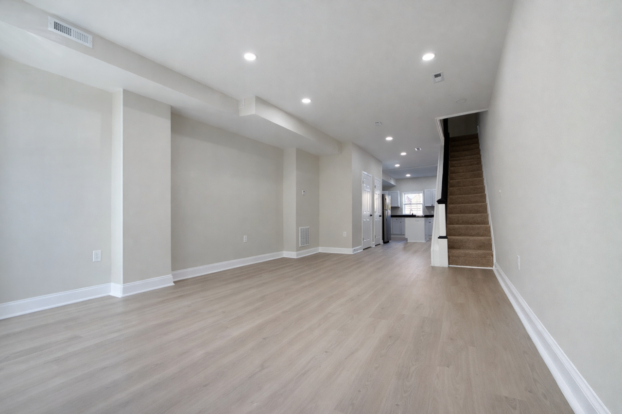 29 N Ellwood Ave - Photo 2 of 18