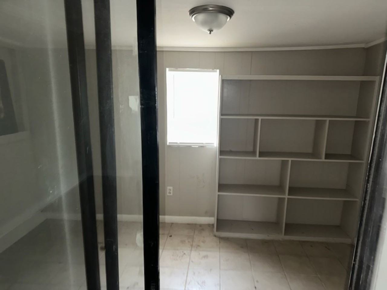 5557 Dolphin Dr - Photo 3 of 11