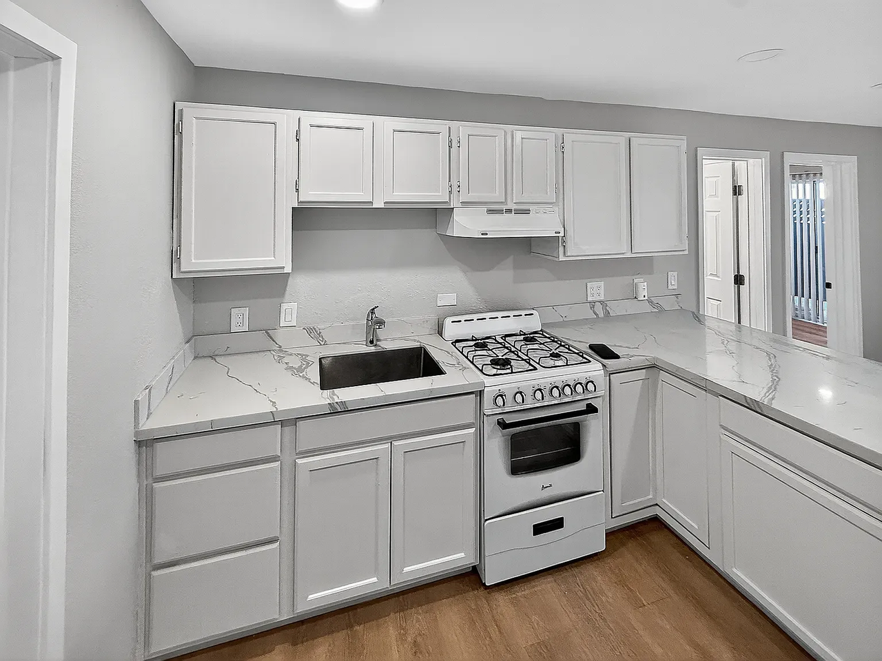 4475 Bond St - Photo 5 of 25