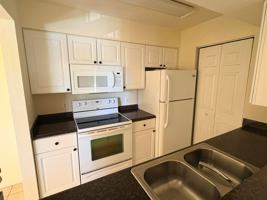 featured image of 2915 Winkler Ave #818