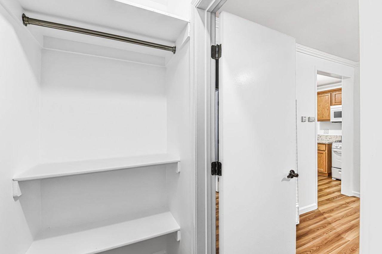 1631 E 4th St - Photo 5 of 28