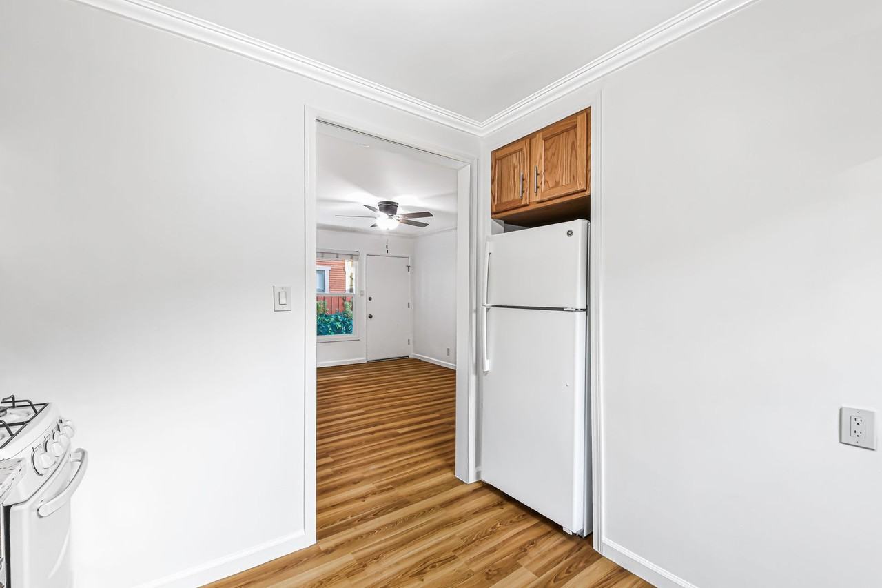 1631 E 4th St - Photo 7 of 28