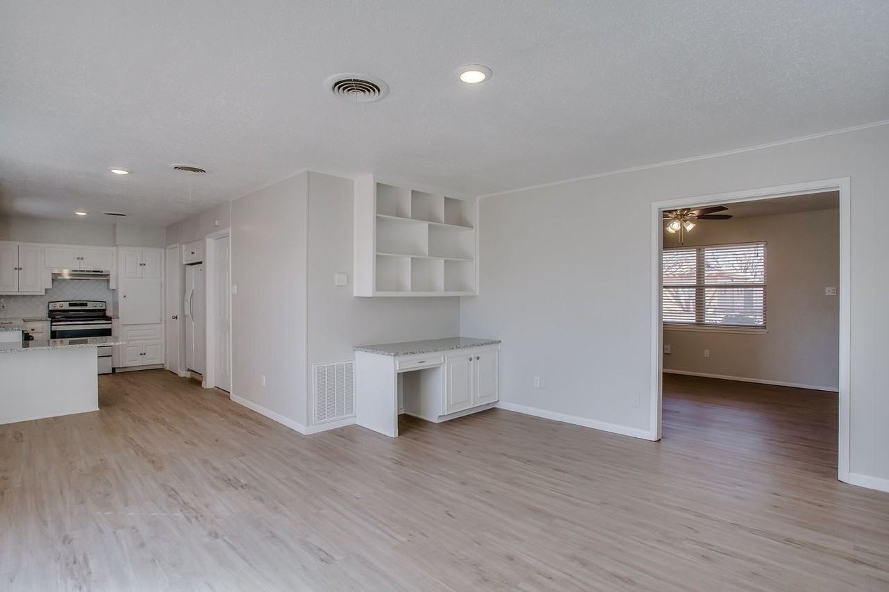 4505 27th St - Photo 2 of 13