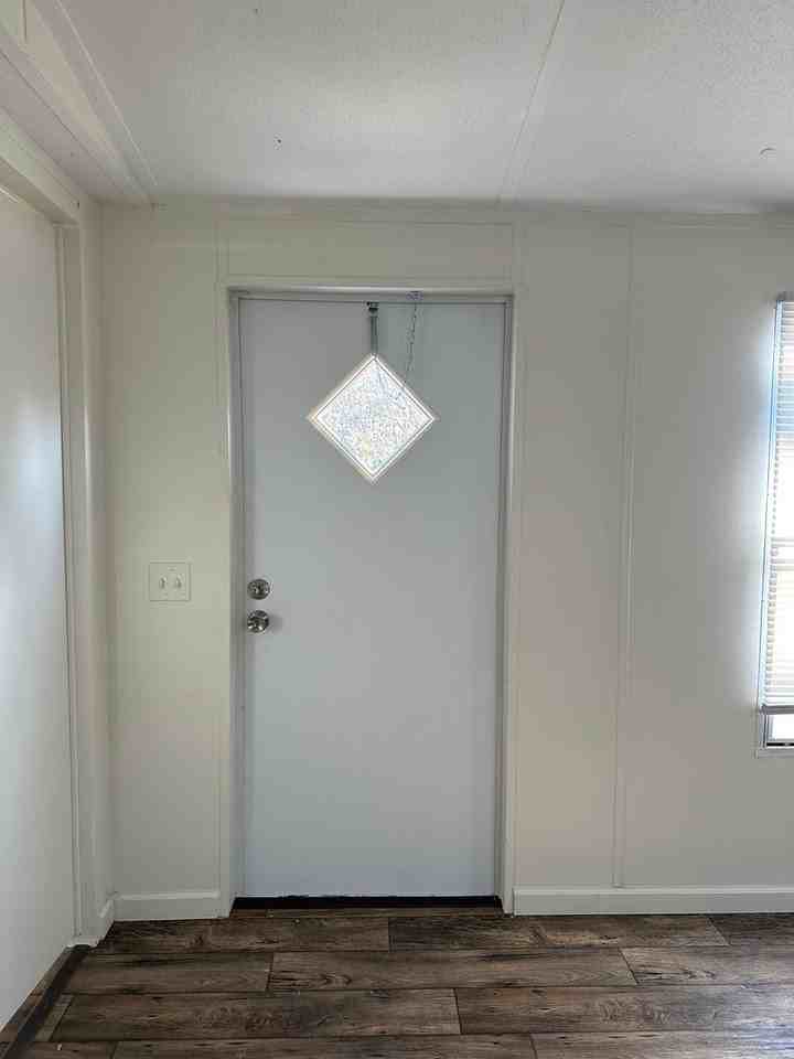 1305 13th St - Photo 3 of 14