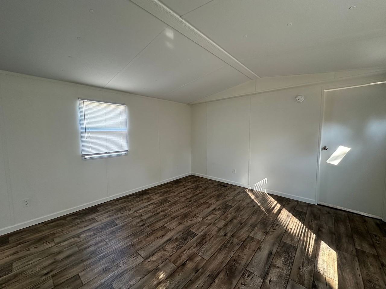 1305 13th St - Photo 5 of 14