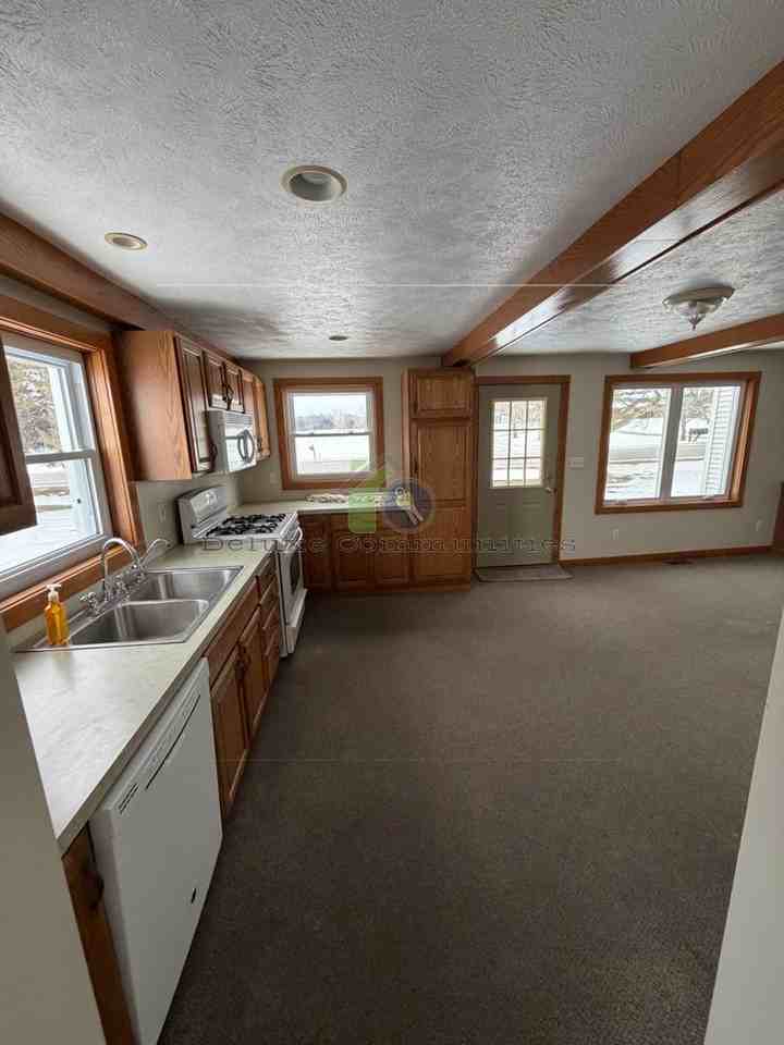 15489 16th Ave - Photo 3 of 12