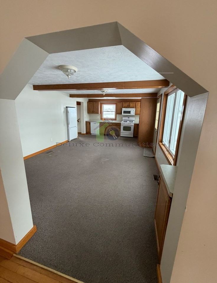 15489 16th Ave - Photo 5 of 12