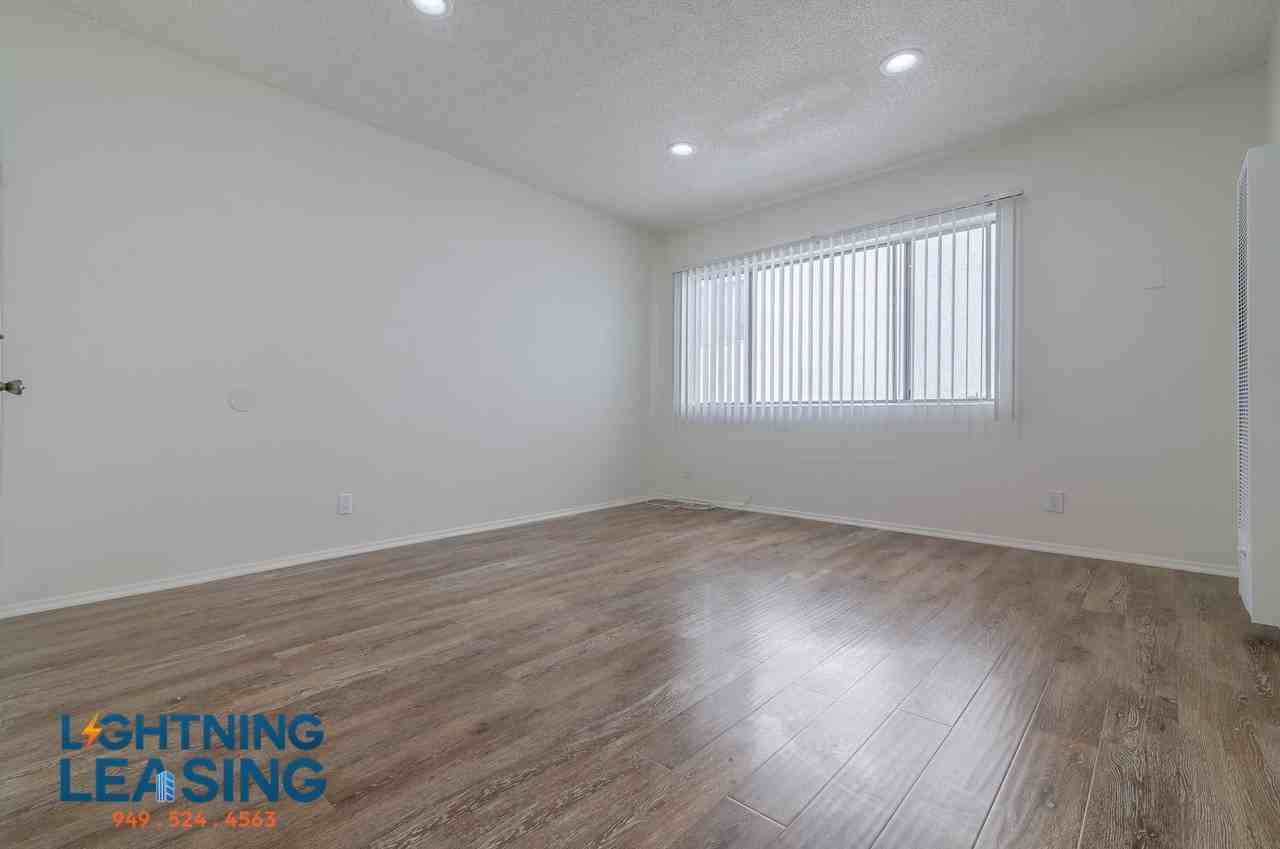 914 1/2 S Carondelet St #5D - Photo 2 of 5