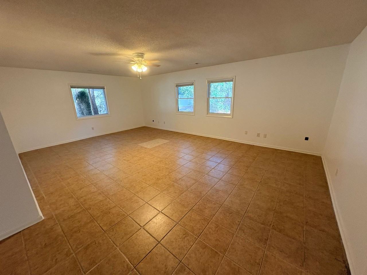 44 Oakview Rd - Photo 5 of 37