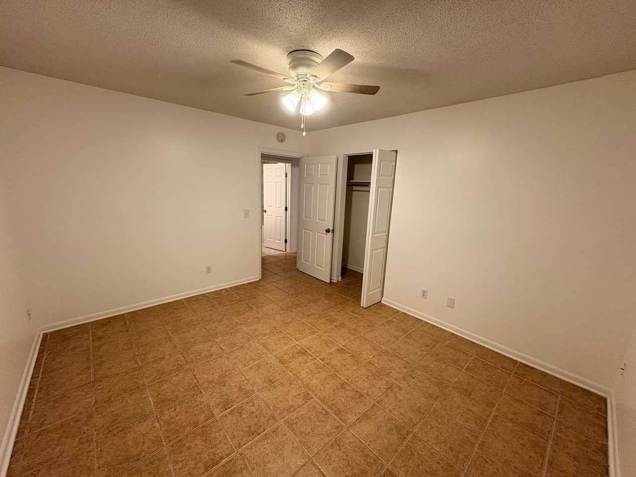 44 Oakview Rd - Photo 7 of 37