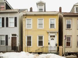 featured image of 936 Ferry St