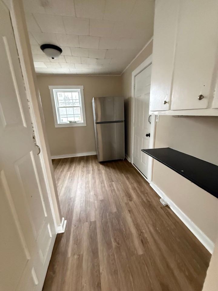 115 E 14th St - Photo 2 of 5