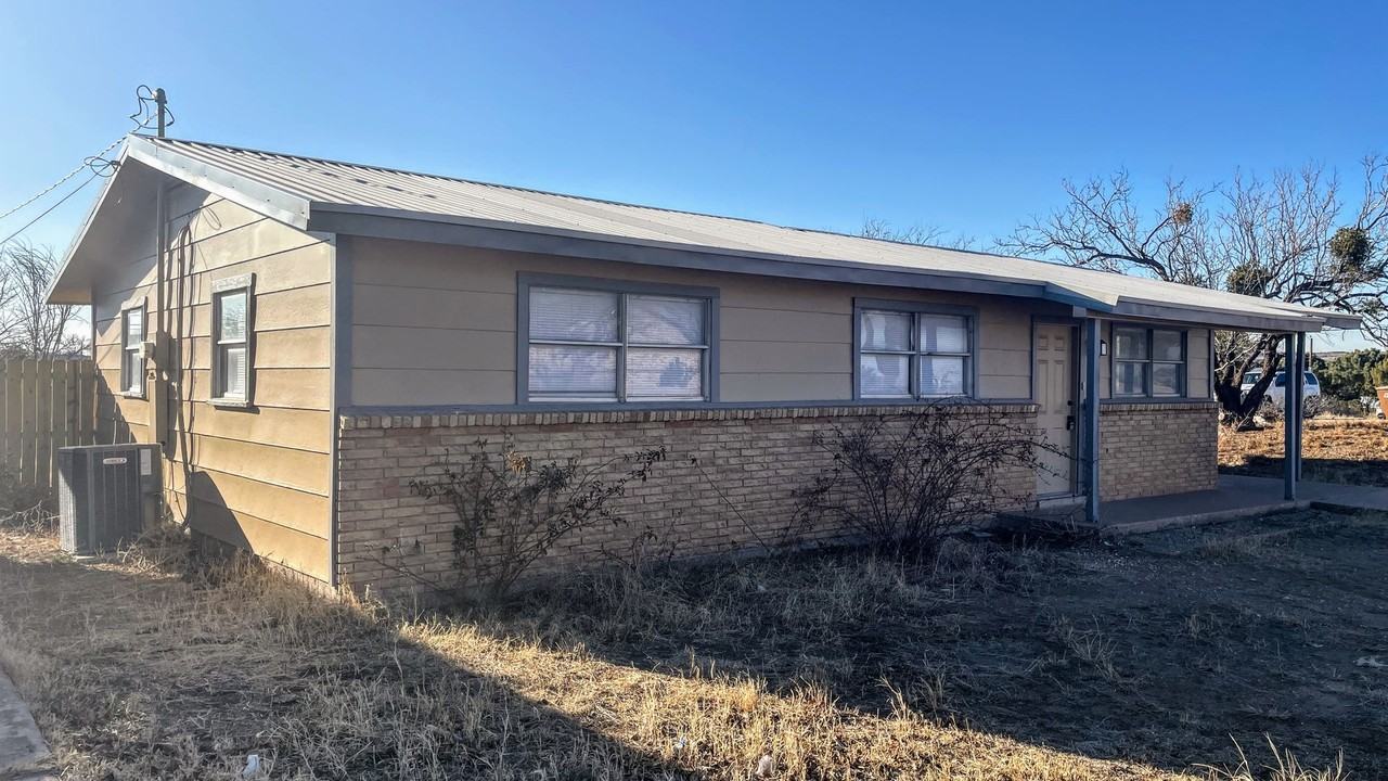 3900 Parkway Rd - Photo 2 of 21