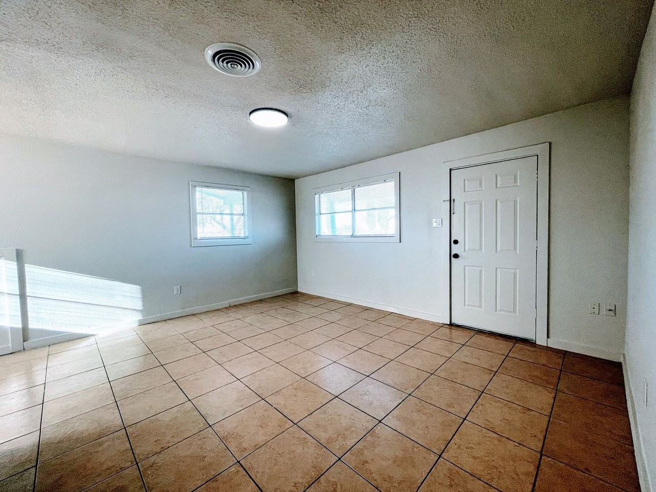 3900 Parkway Rd - Photo 7 of 21