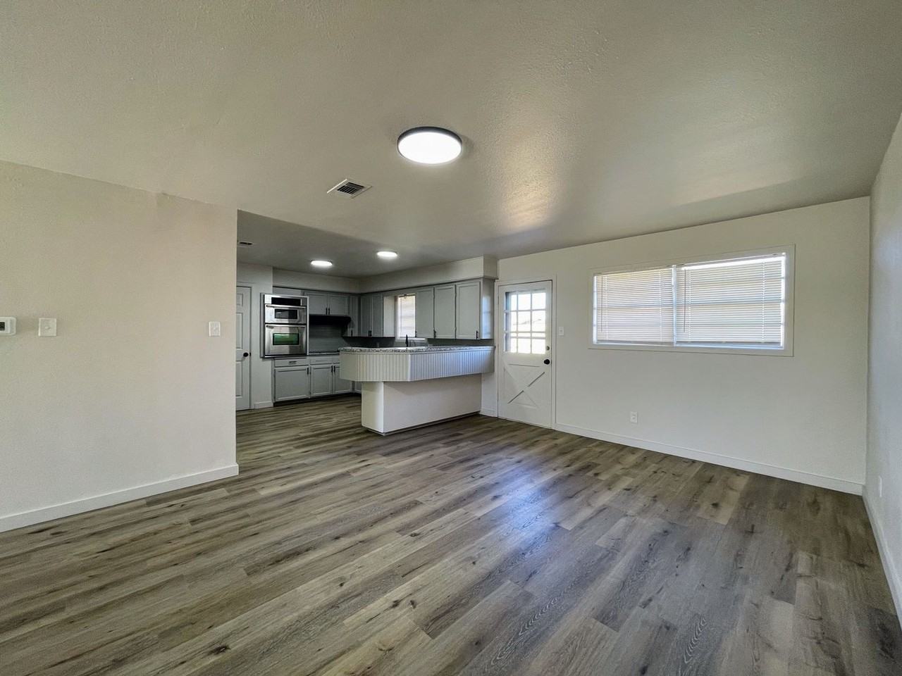 214 N 23rd St - Photo 5 of 27