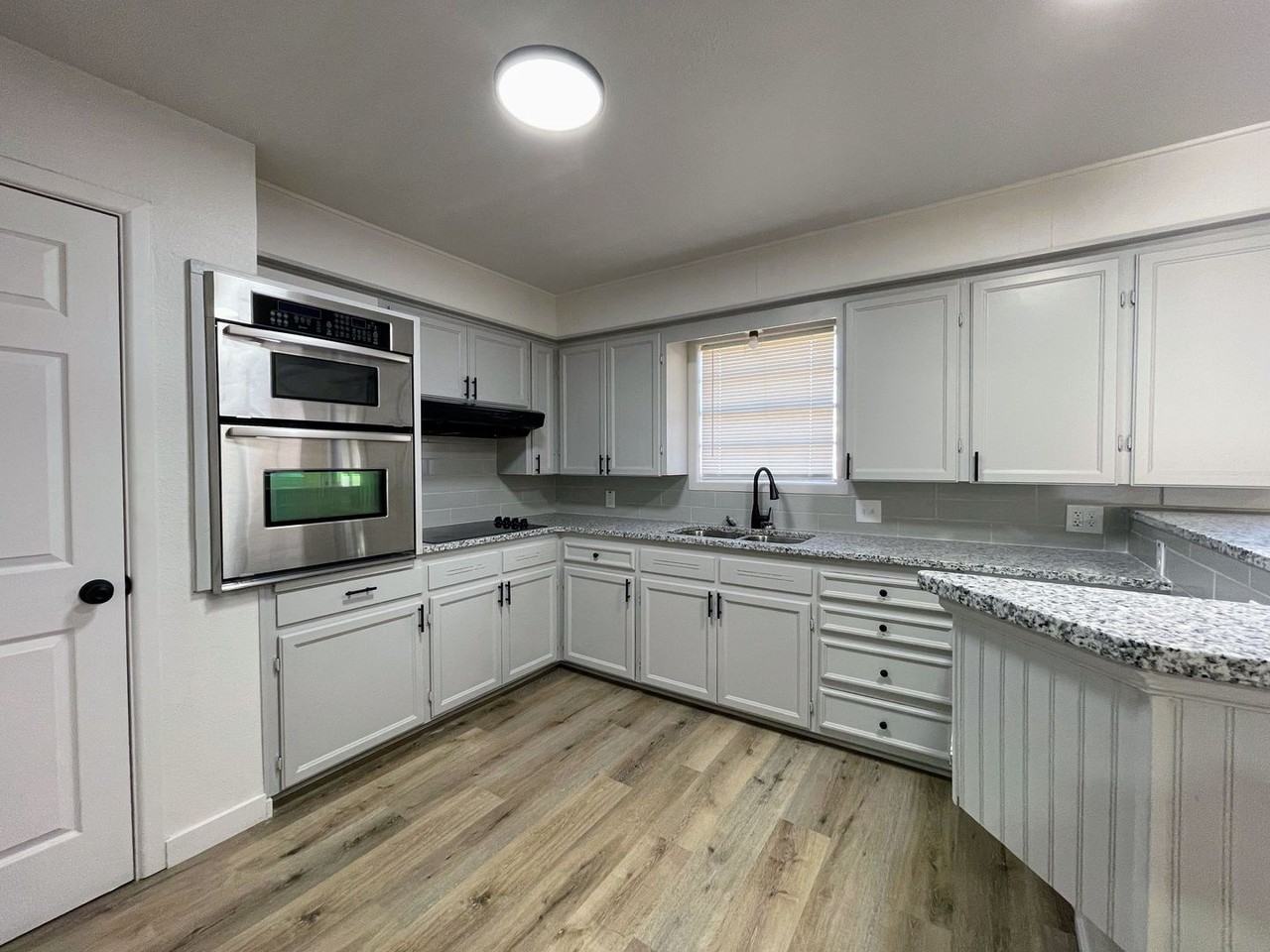 214 N 23rd St - Photo 7 of 27