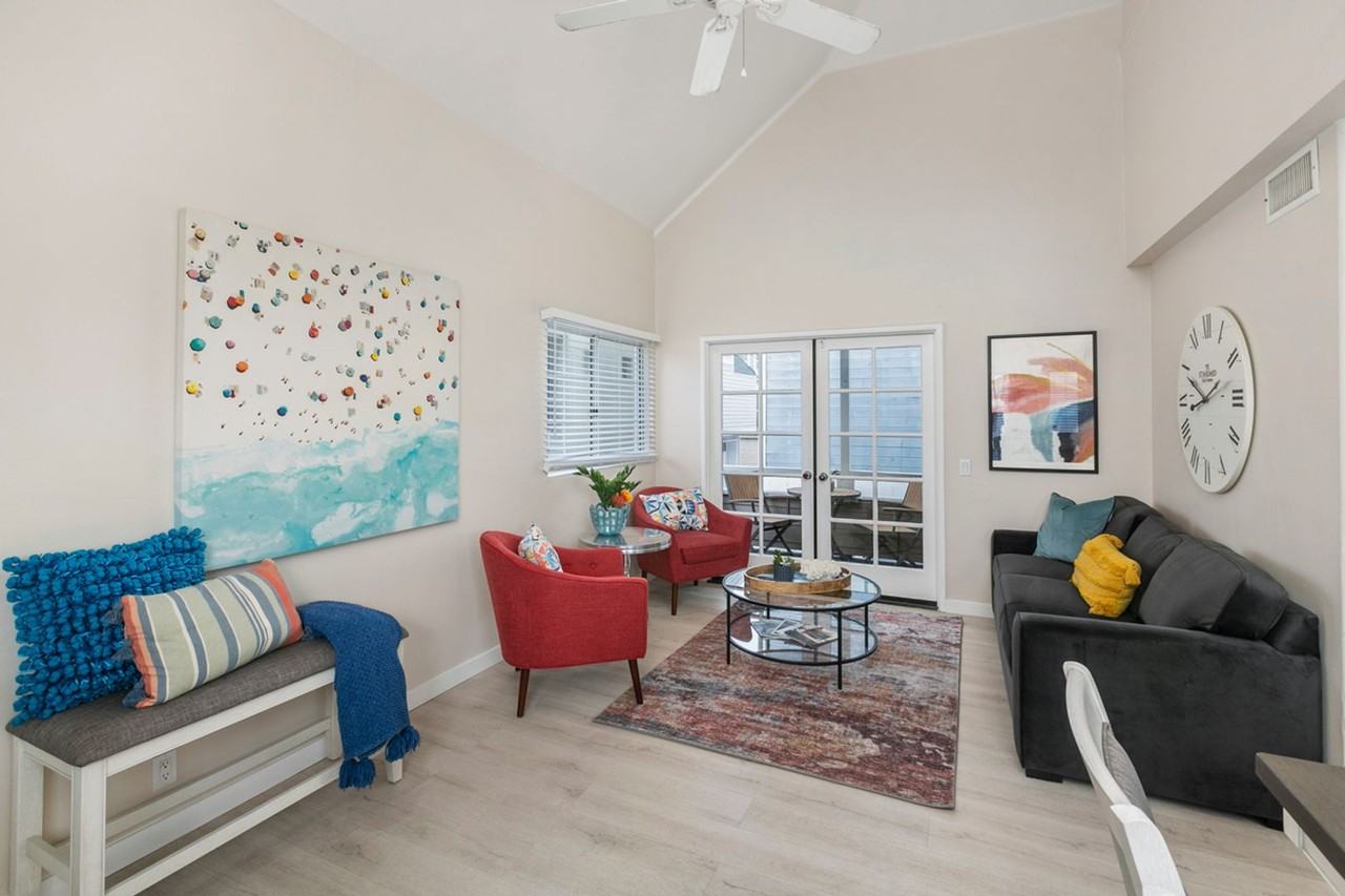 723 Isthmus Ct - Photo 2 of 26