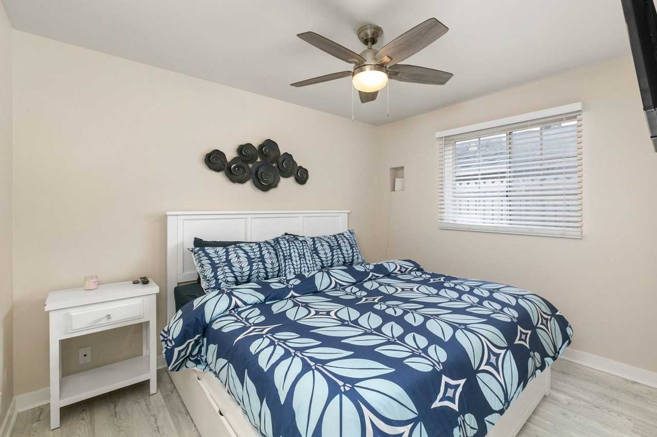 723 Isthmus Ct - Photo 5 of 26