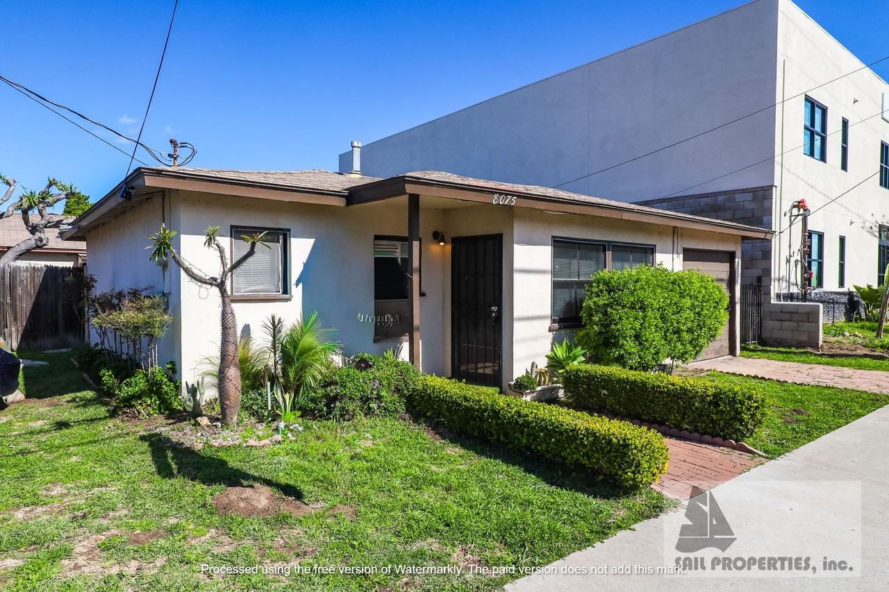 8075 Yorktown Ave - Photo 2 of 15