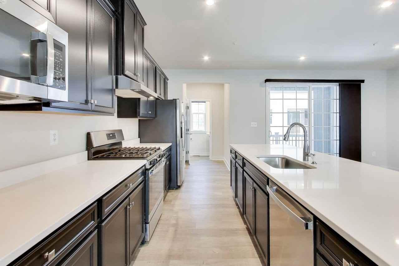 11330 Meridian Hill Way - Photo 3 of 39