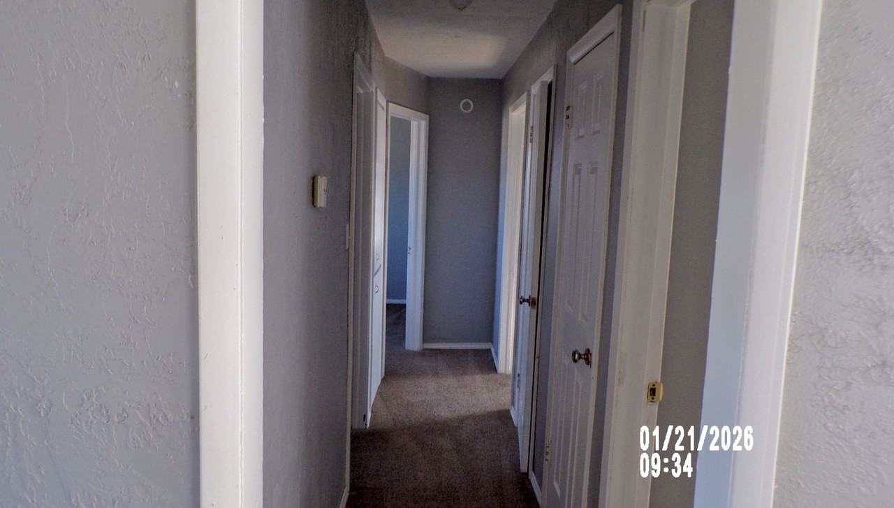 4921 Nw Lindy Ave - Photo 5 of 13