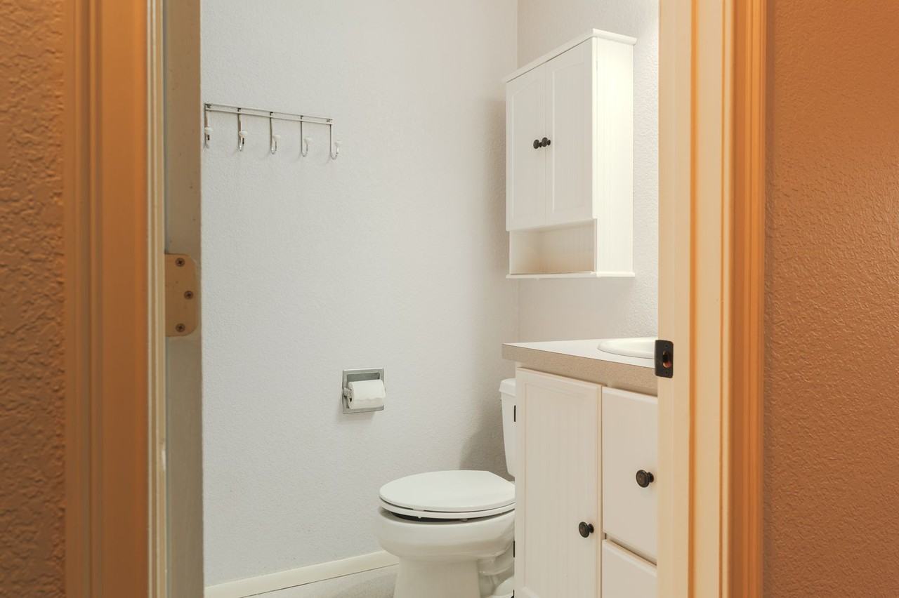 2924 58th Ave Ne - Photo 4 of 10