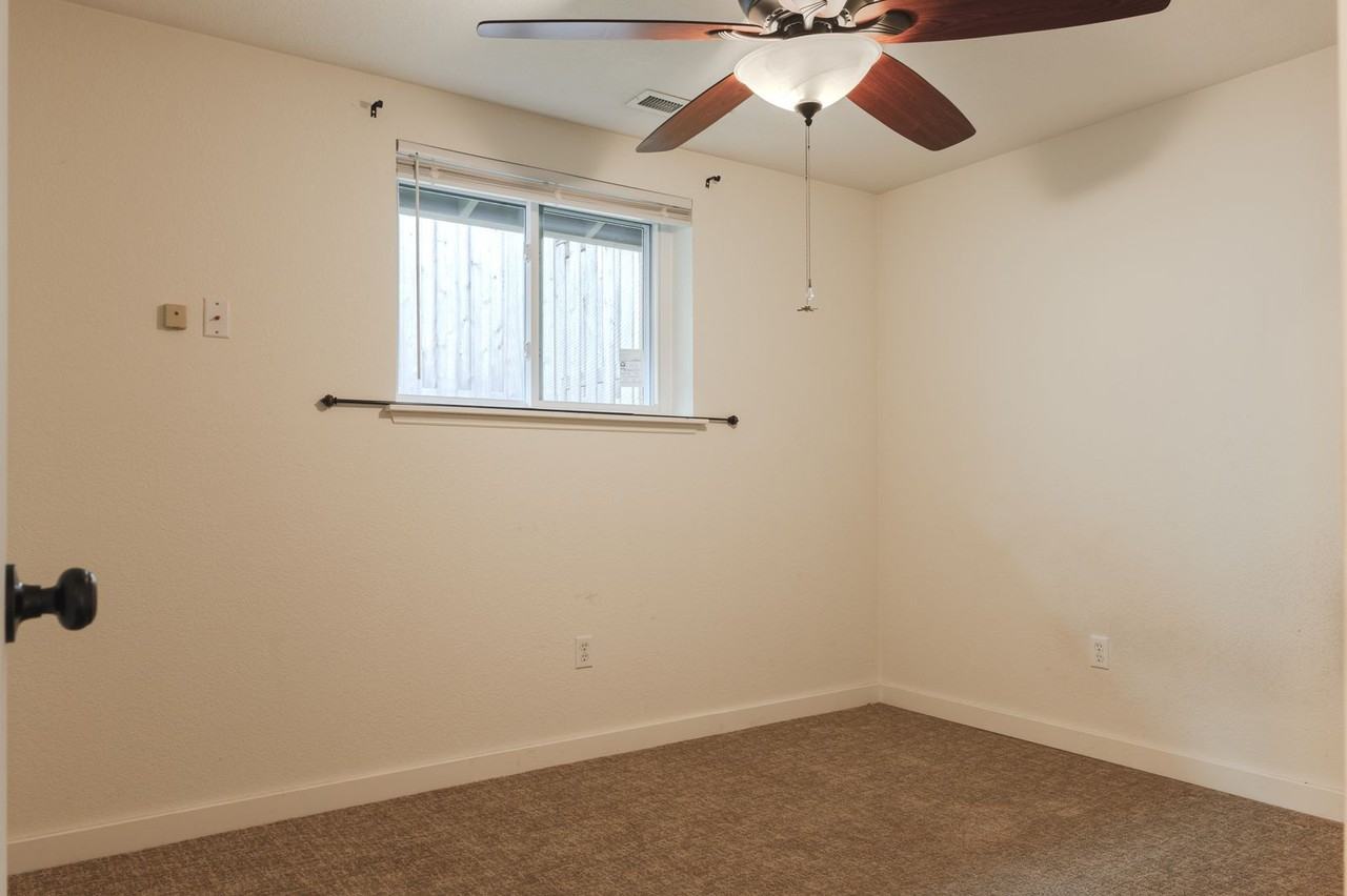 2924 58th Ave Ne - Photo 7 of 10