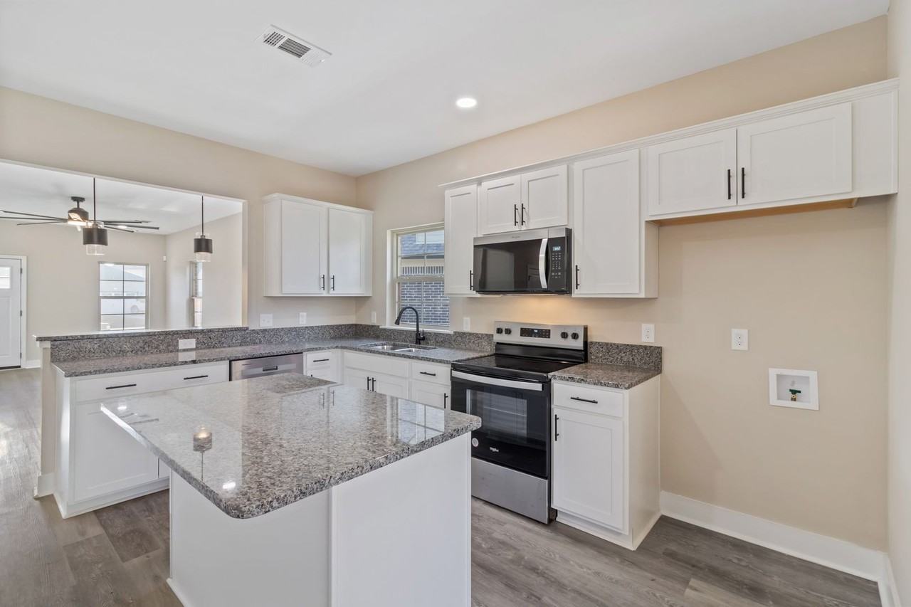 2807 Epping Crest Cv - Photo 2 of 15