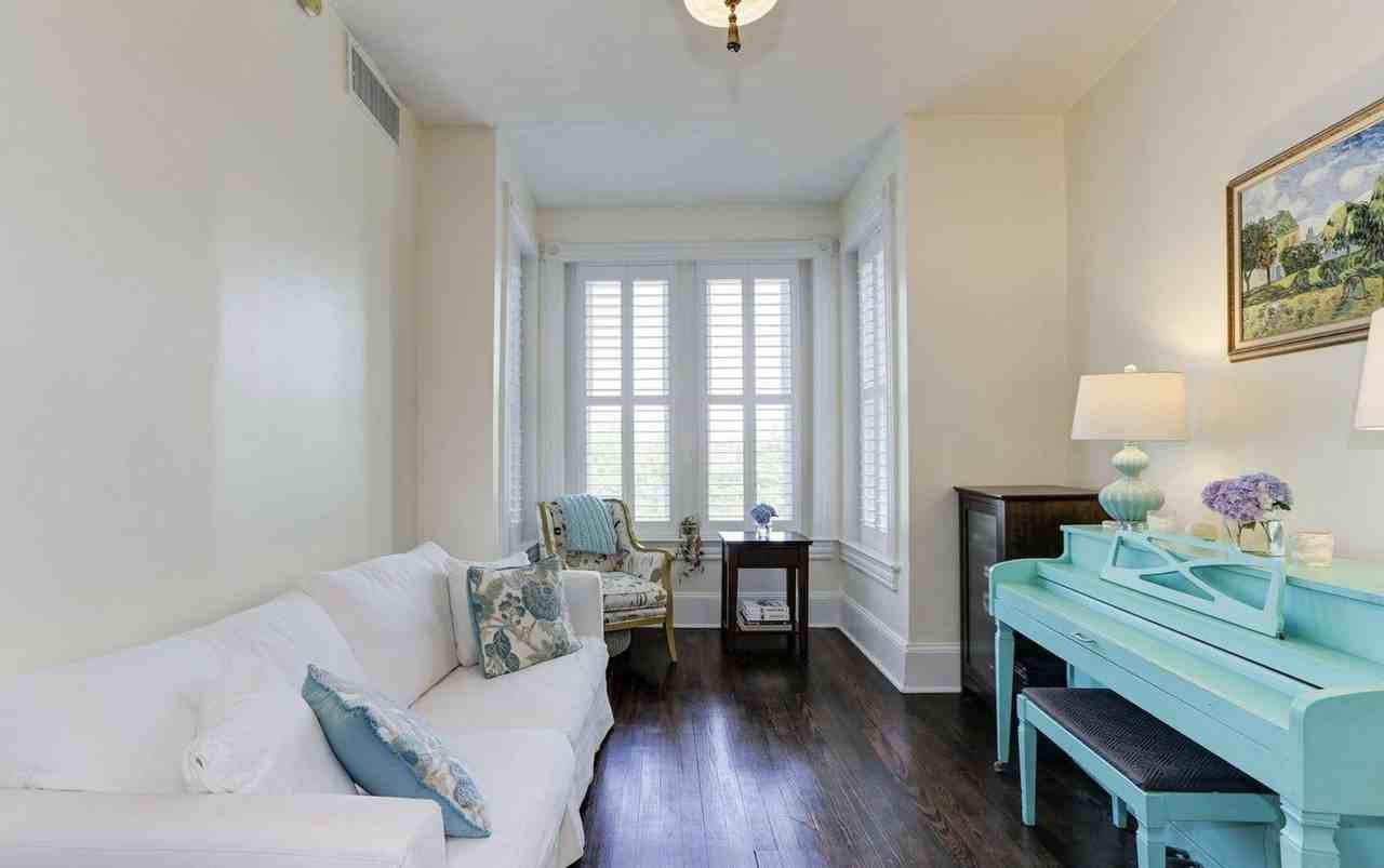 1932 35th St Nw - Photo 4 of 22