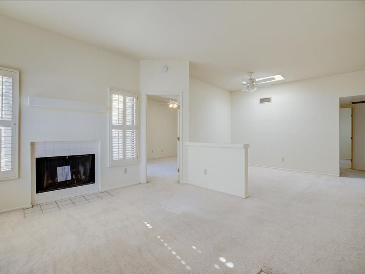 3559 N Briarwood Dr - Photo 3 of 22