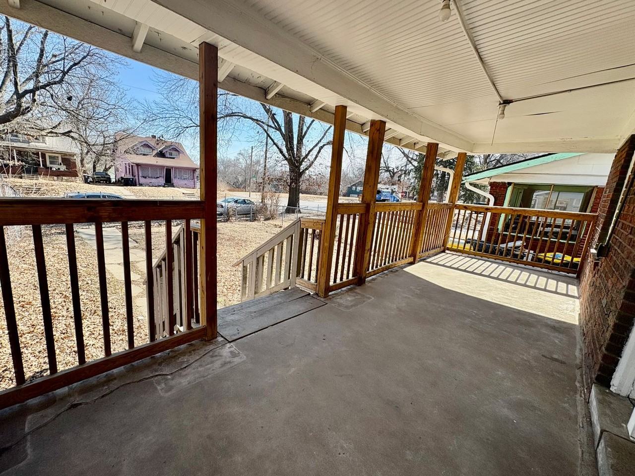 5344 Brooklyn Ave - Photo 3 of 26