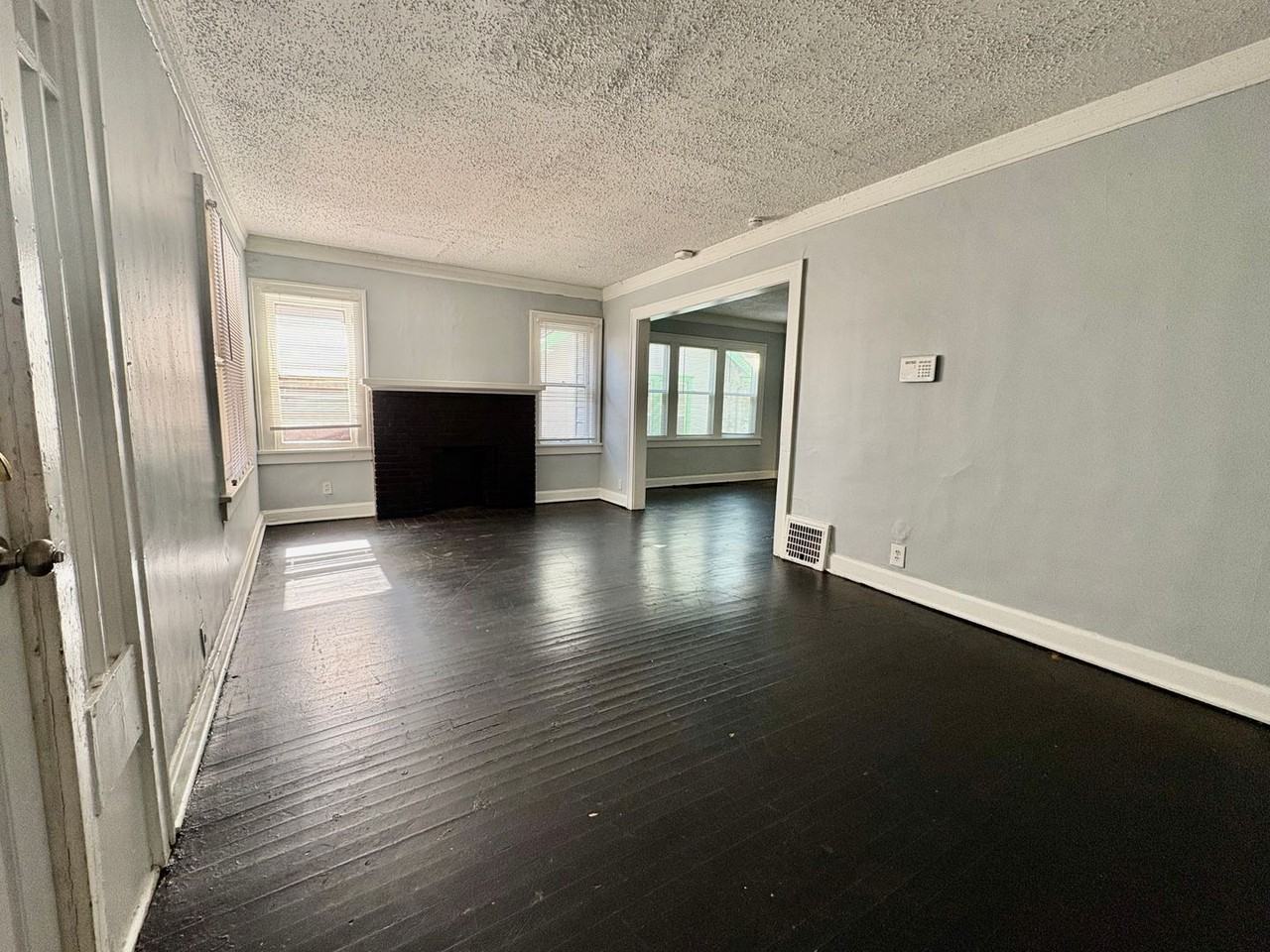 5344 Brooklyn Ave - Photo 4 of 26