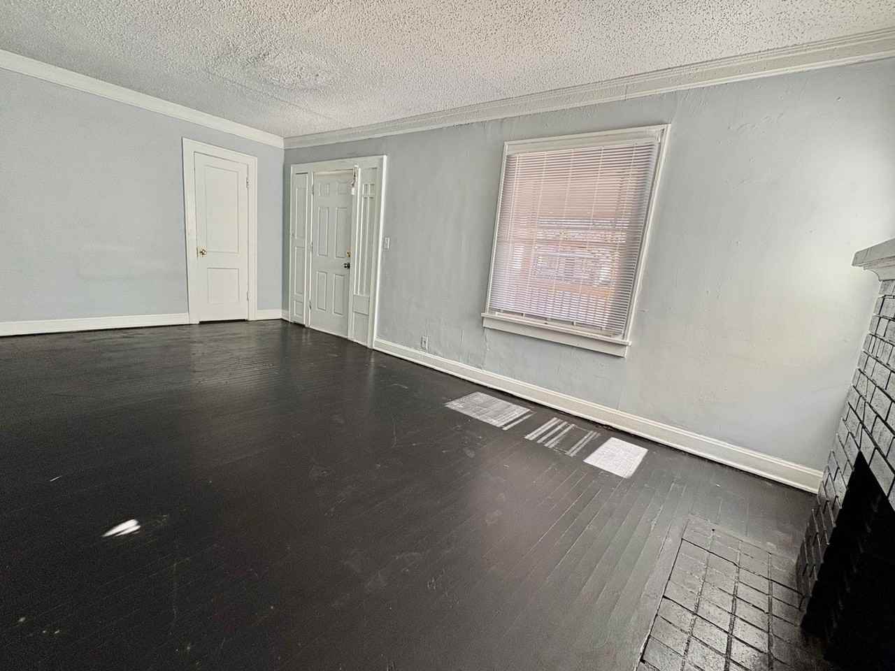 5344 Brooklyn Ave - Photo 5 of 26