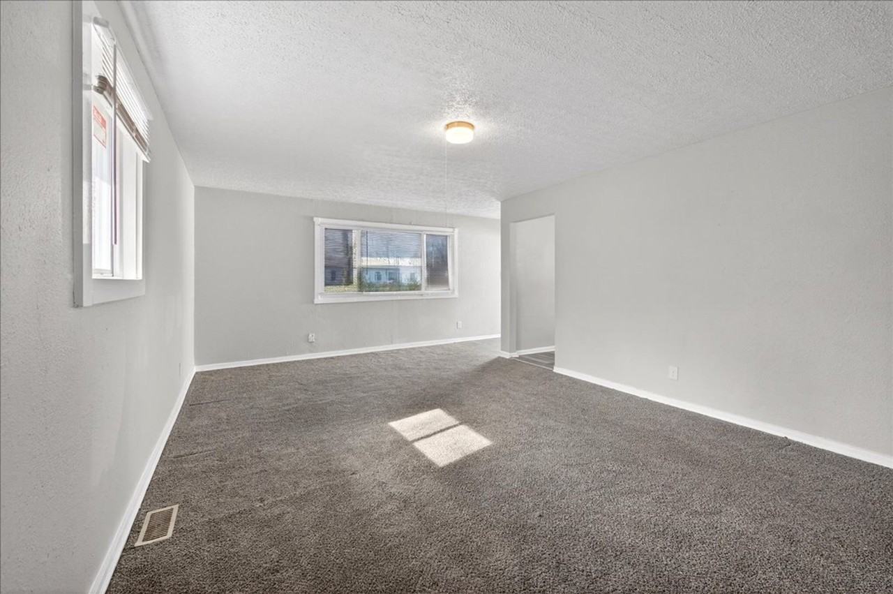 3319 N Hawthorne Ln - Photo 4 of 13