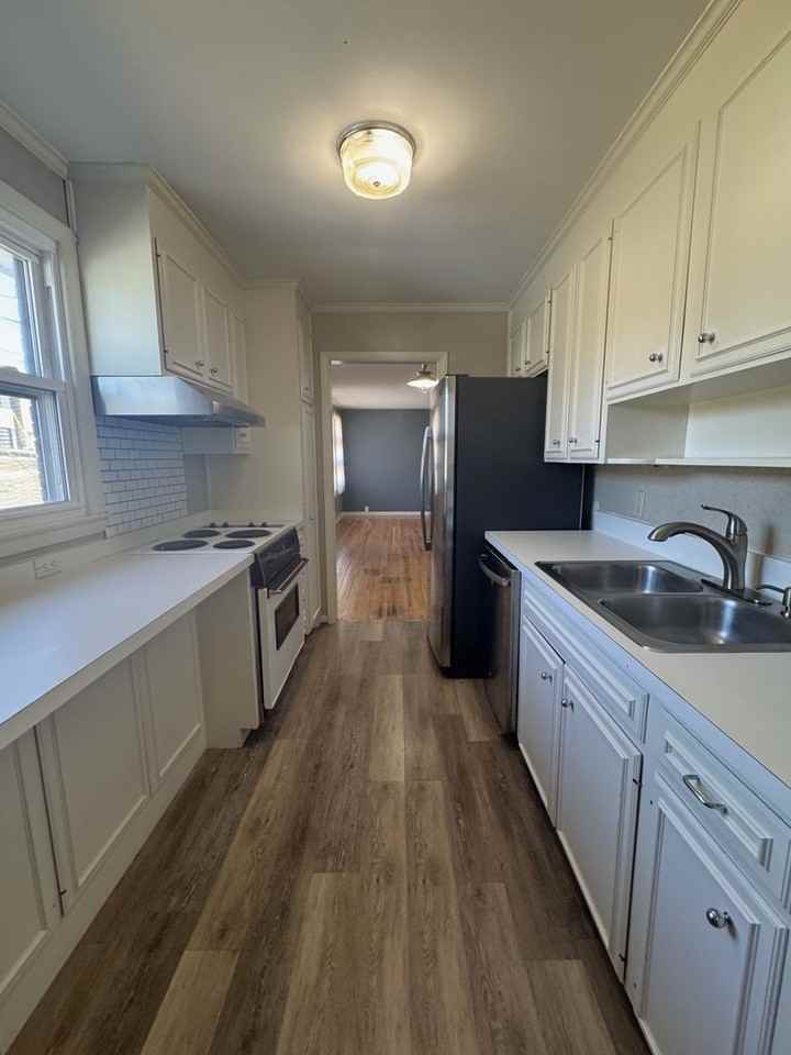 6313 Henry Ford Dr - Photo 5 of 14