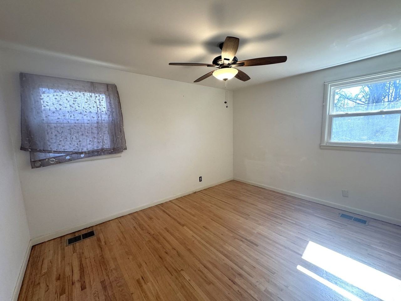 6313 Henry Ford Dr - Photo 7 of 14