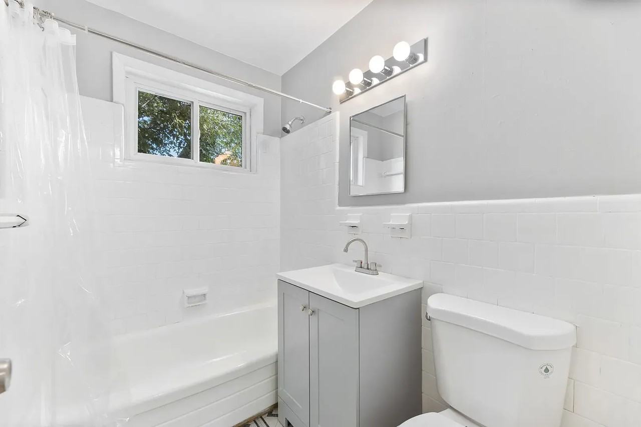 1953 19th Pl SE - Photo 3 of 36