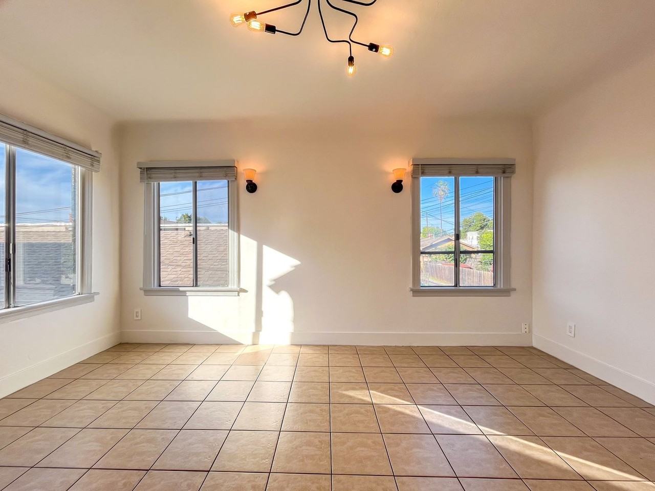 2364 Lime Ave - Photo 5 of 12